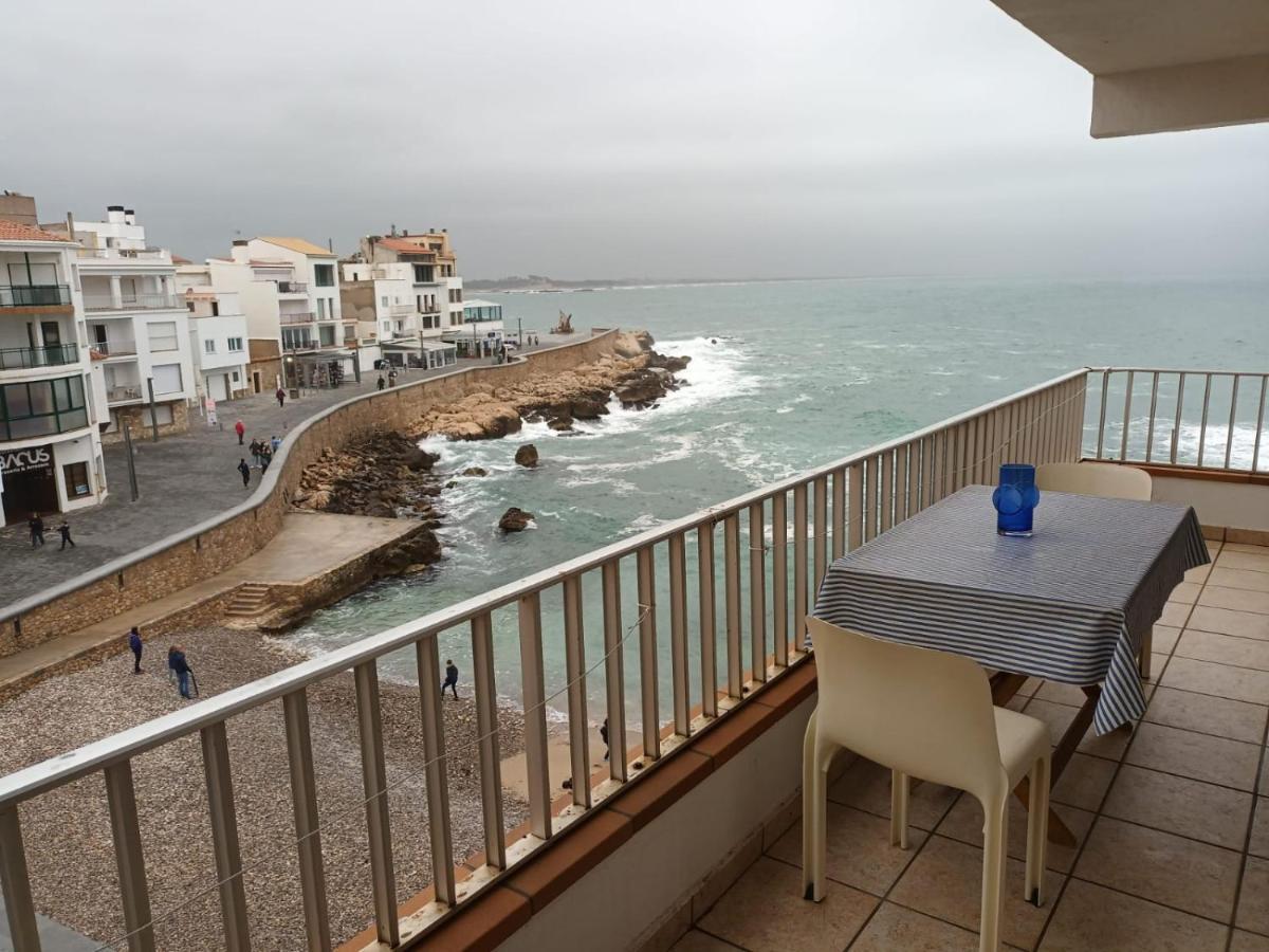 Port De'N Perris Apartment L'Escala Exterior photo