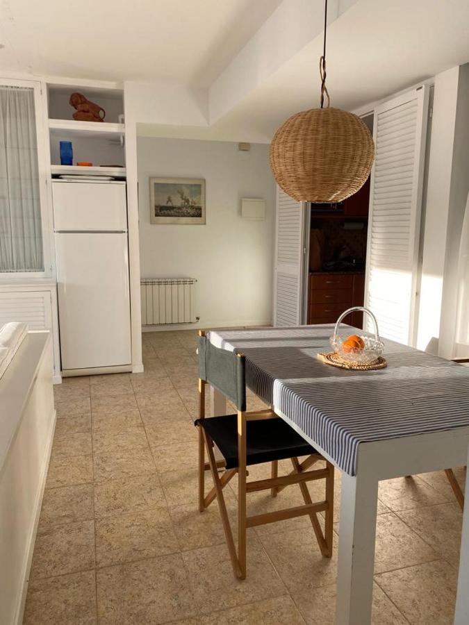 Port De'N Perris Apartment L'Escala Exterior photo