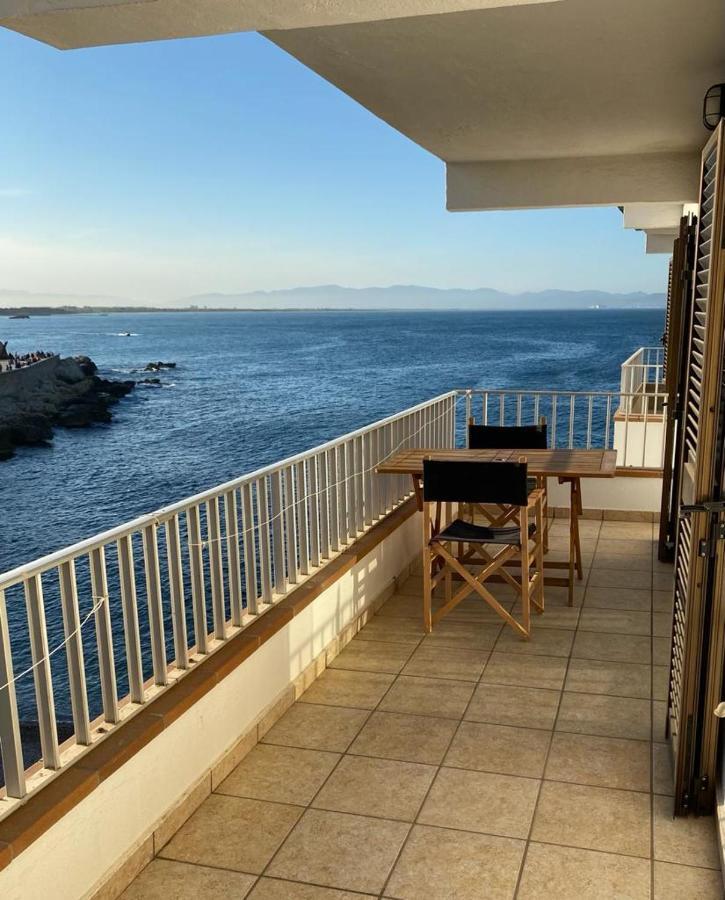 Port De'N Perris Apartment L'Escala Exterior photo