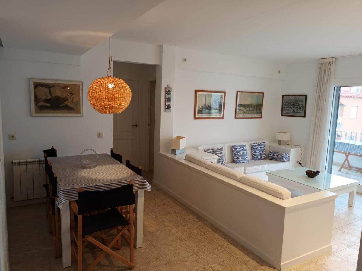 Port De'N Perris Apartment L'Escala Exterior photo